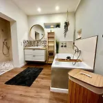 Wohlfuehloase Mit Pool, Kamin & Grosser Terrasse Apartamento Erding