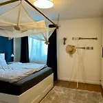 Wohlfuehloase Mit Pool, Kamin & Grosser Terrasse Apartamento Erding