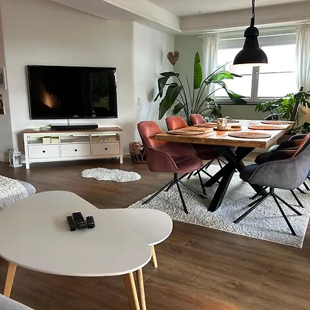 Wohlfuehloase Mit Pool, Kamin & Grosser Terrasse Appartement *
