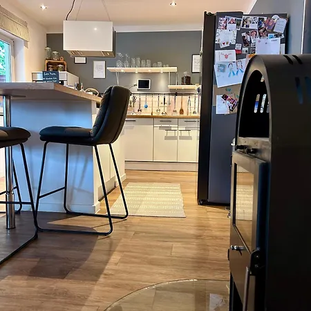 Wohlfühloase Mit Pool, Kamin&großer Terrasse