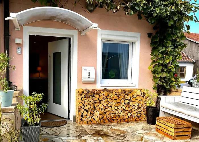 Wohlfuehloase Mit Pool, Kamin & Grosser Terrasse アパート